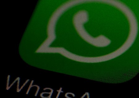 WhatsApp vai deixar você ouvir áudios mesmo saindo da conversa