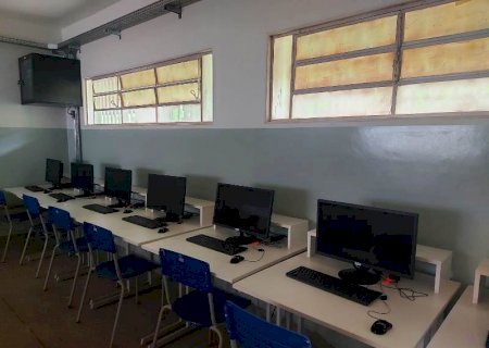 Ação de Barbosinha: Escola em aldeia ganha novo laboratório de Informática