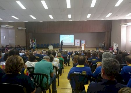 Rotary treina novos líderes durante assembleia em Dourados